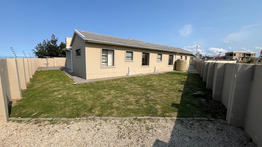 To Let 4 Bedroom Property for Rent in Fountains Estate Eastern Cape